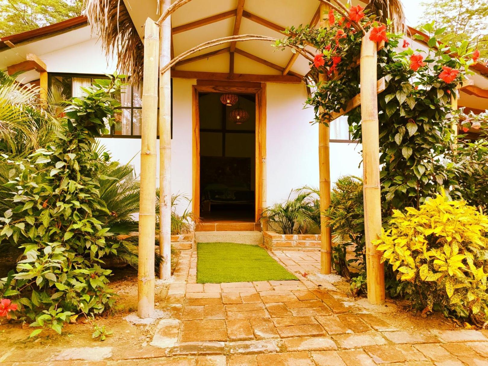 Cafe Madame Ξενοδοχείο Puerto López Εξωτερικό φωτογραφία